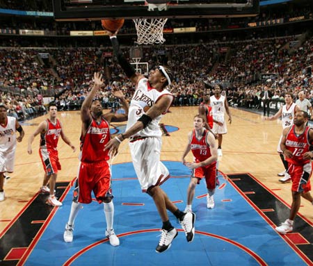 陈芳卉在后 陈芳卉在后